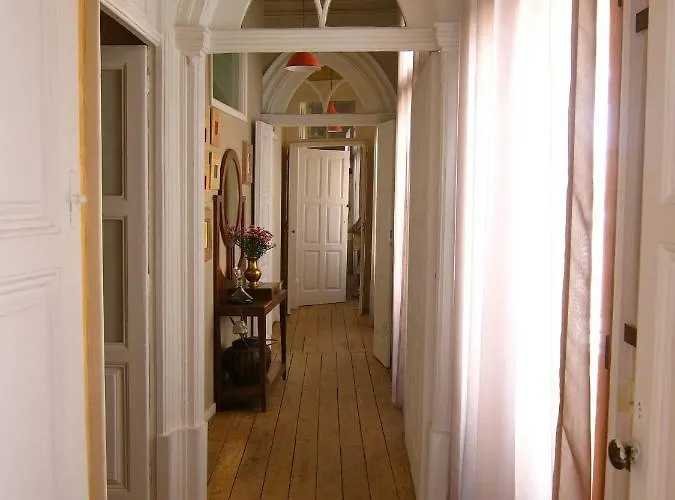 Viva Fabulous Old World